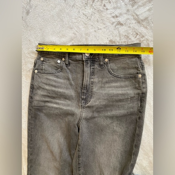 New Madewell the perfect vintage jean women’s size 27
Color Gray - Picture 7 of 16